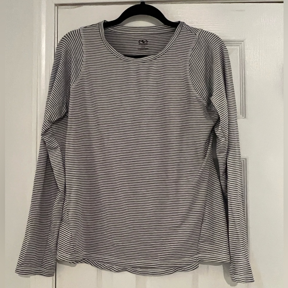 Athletic Long Sleeve Exercise Shirt